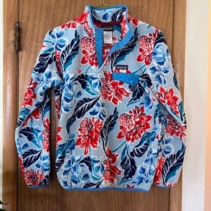 Sz M bold flower pattern Patagonia Synchilla pull-over